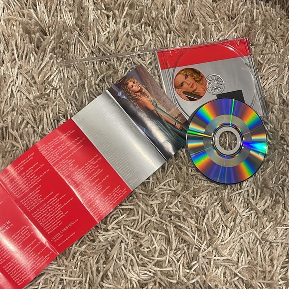 The Taylor Swift Holiday Collection CD - Picture 4 of 5